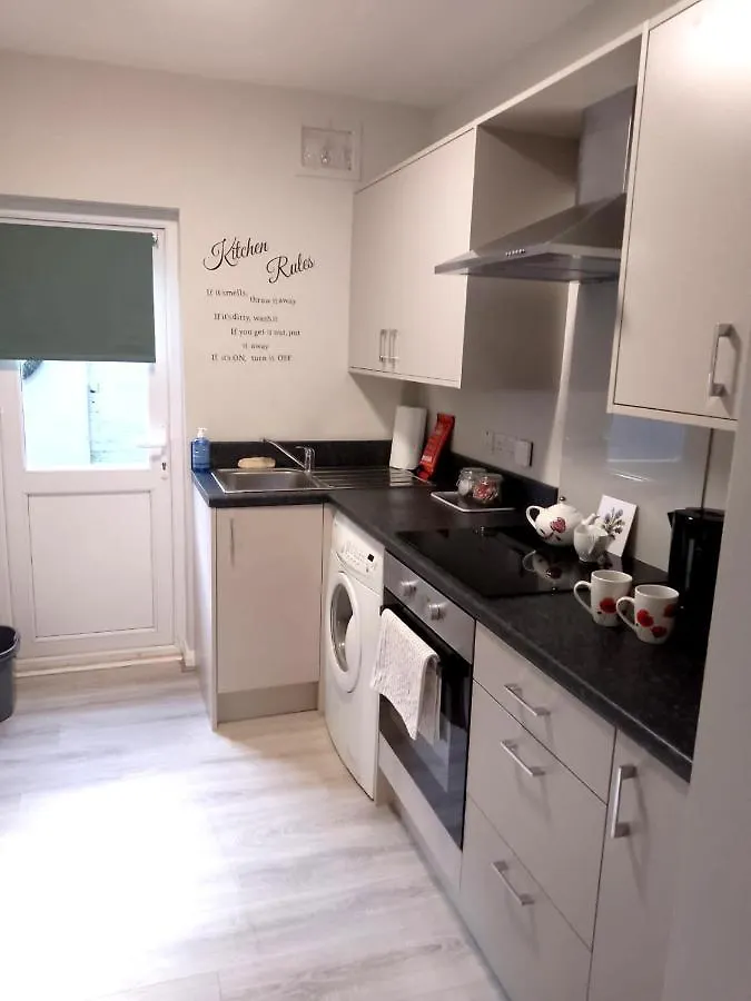 Maire Toireasa - Cosy Refurbished Property In The Gaeltacht Quarter Belfast Holiday home