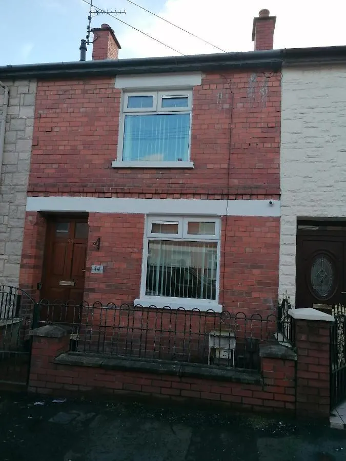 Holiday home Maire Toireasa - Cosy Refurbished Property In The Gaeltacht Quarter Belfast United Kingdom